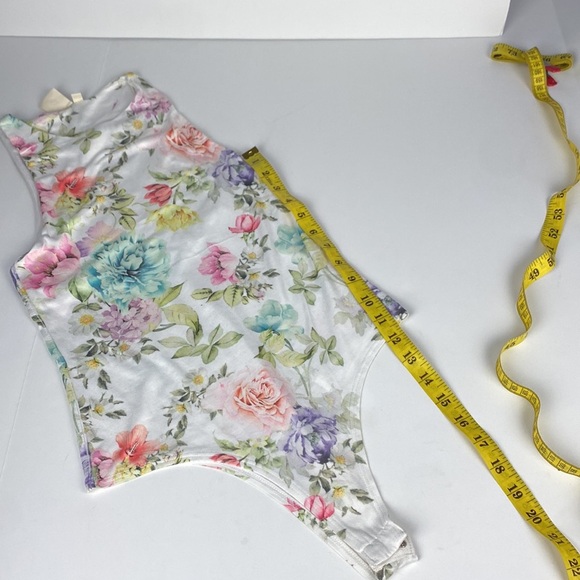 3/$15 Floral Sleeveless Bodysuit White Pastel Print Stretchy Summer Tank Top XS - Picture 7 of 8